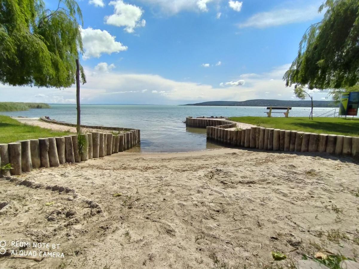 Elizabeth Vendeghaz Balatonfuzfon A Strandnal Dış mekan fotoğraf